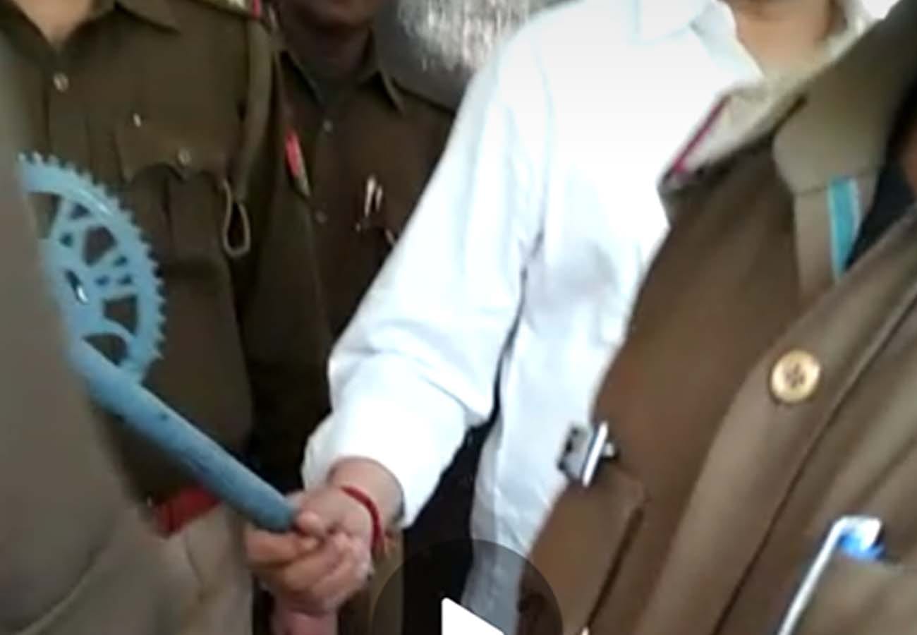 Mischievous elements using Rowdy Rathore film's Weapon for crime in kanpur