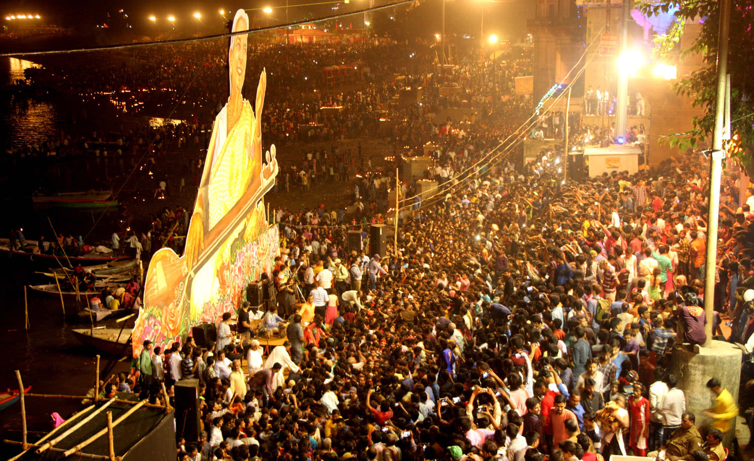 whats is the kashi connection of dev deepawali