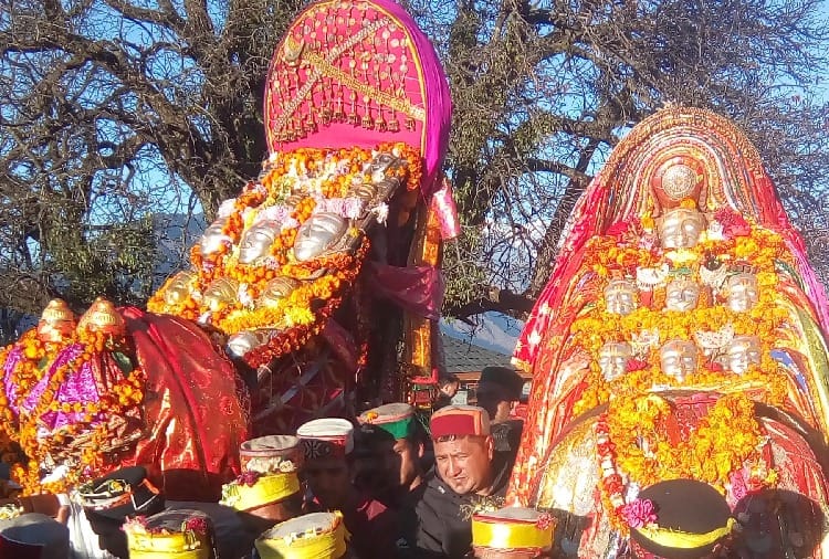 बारह साल बाद पिता, पुत्र का भव्य मिलन