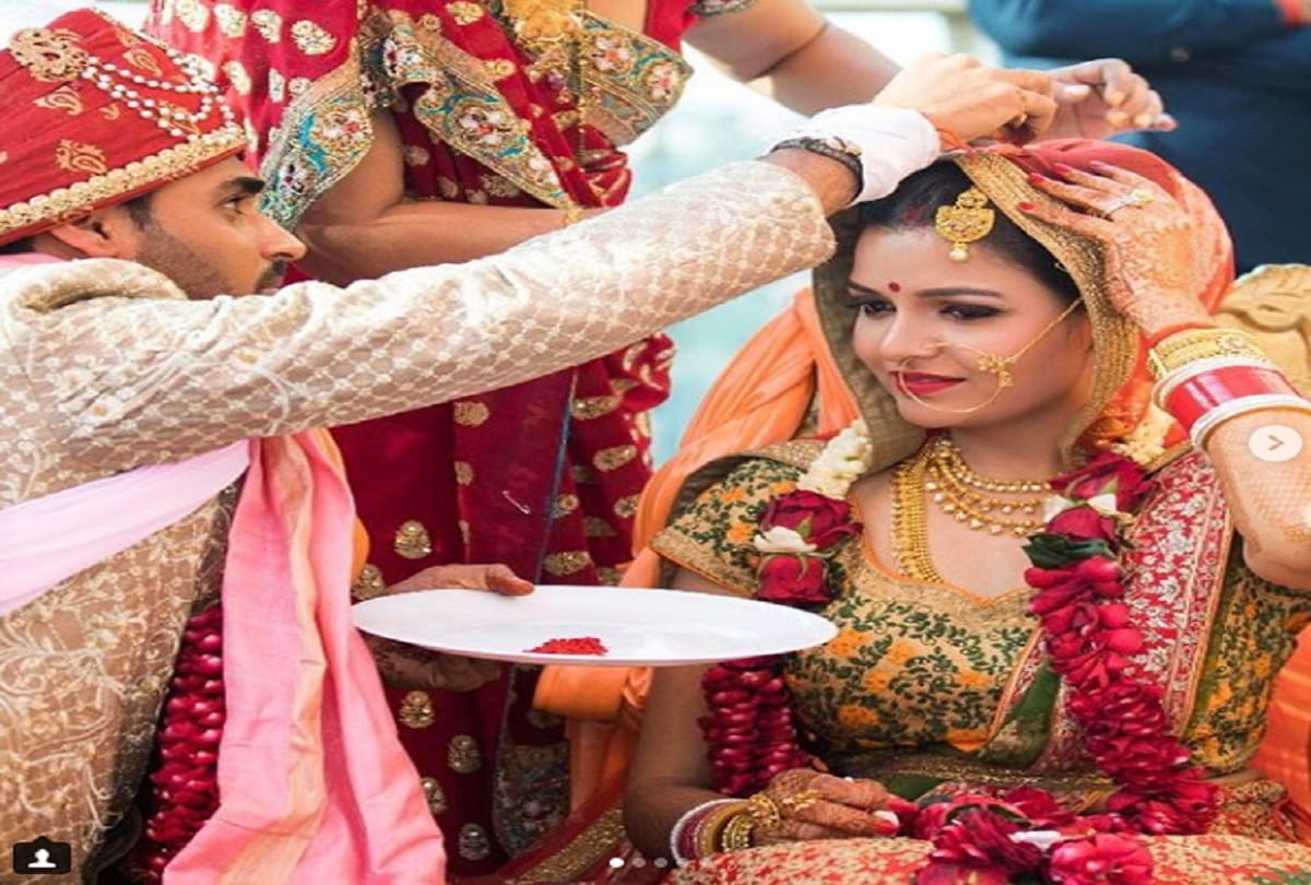 cricketer bhuvneshwar and Nupur will celebrate the first anniversary of marriage in Australia today