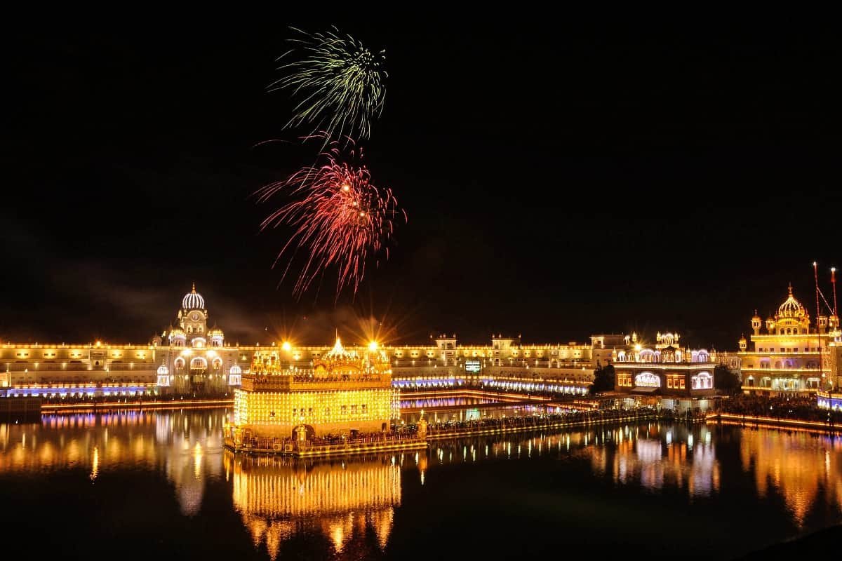 Guru nanak jayanti 2018 is being celebrated across the country
