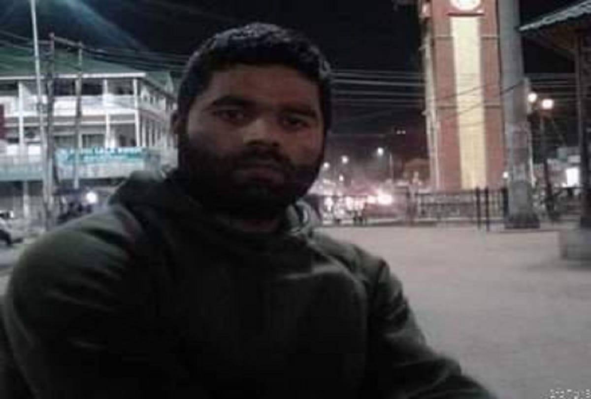Hizbul Mujahideen Commander photo viral on social media