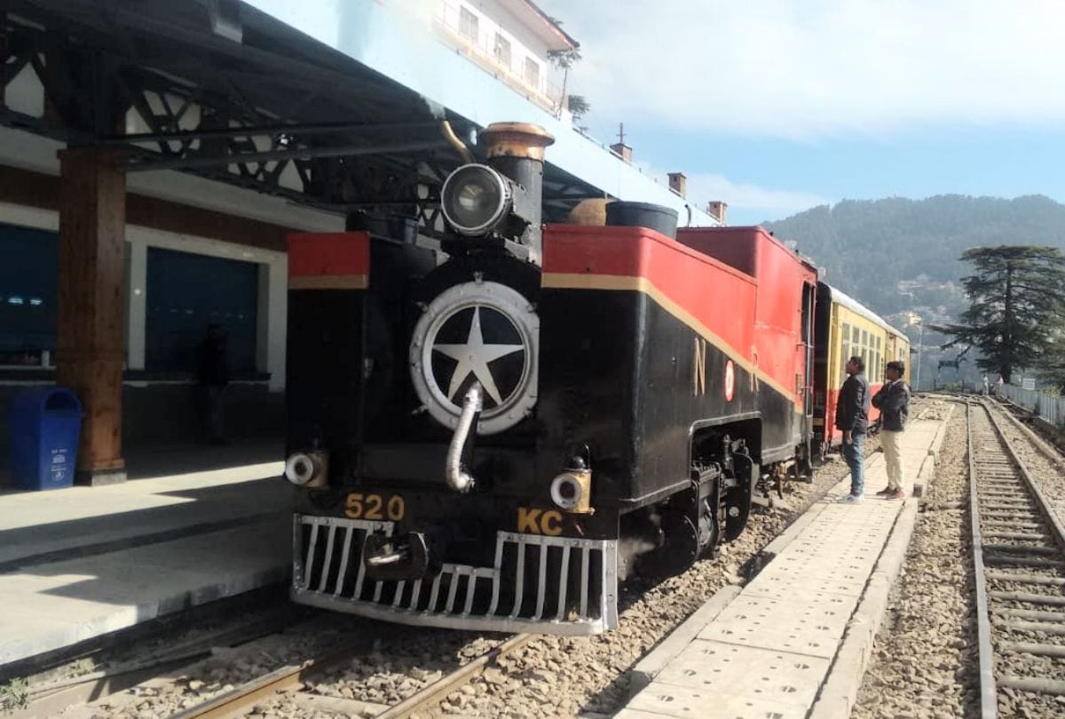 स्टीम इंजन कैथलीघाट रवाना