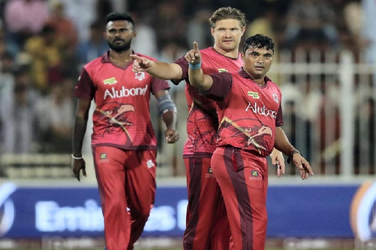 praveen tambe get 5 wickets along with a hat-trick in t10 league