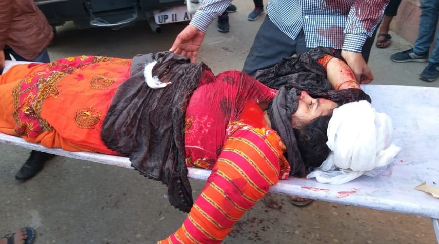 Saharanpur, a young man armed with weapon on mother daughter attacked us and injured all three