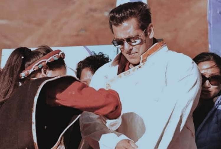 salman khan bicycle ride with kiren rijiju and pema-khandu