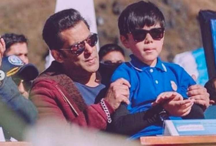salman khan bicycle ride with kiren rijiju and pema-khandu