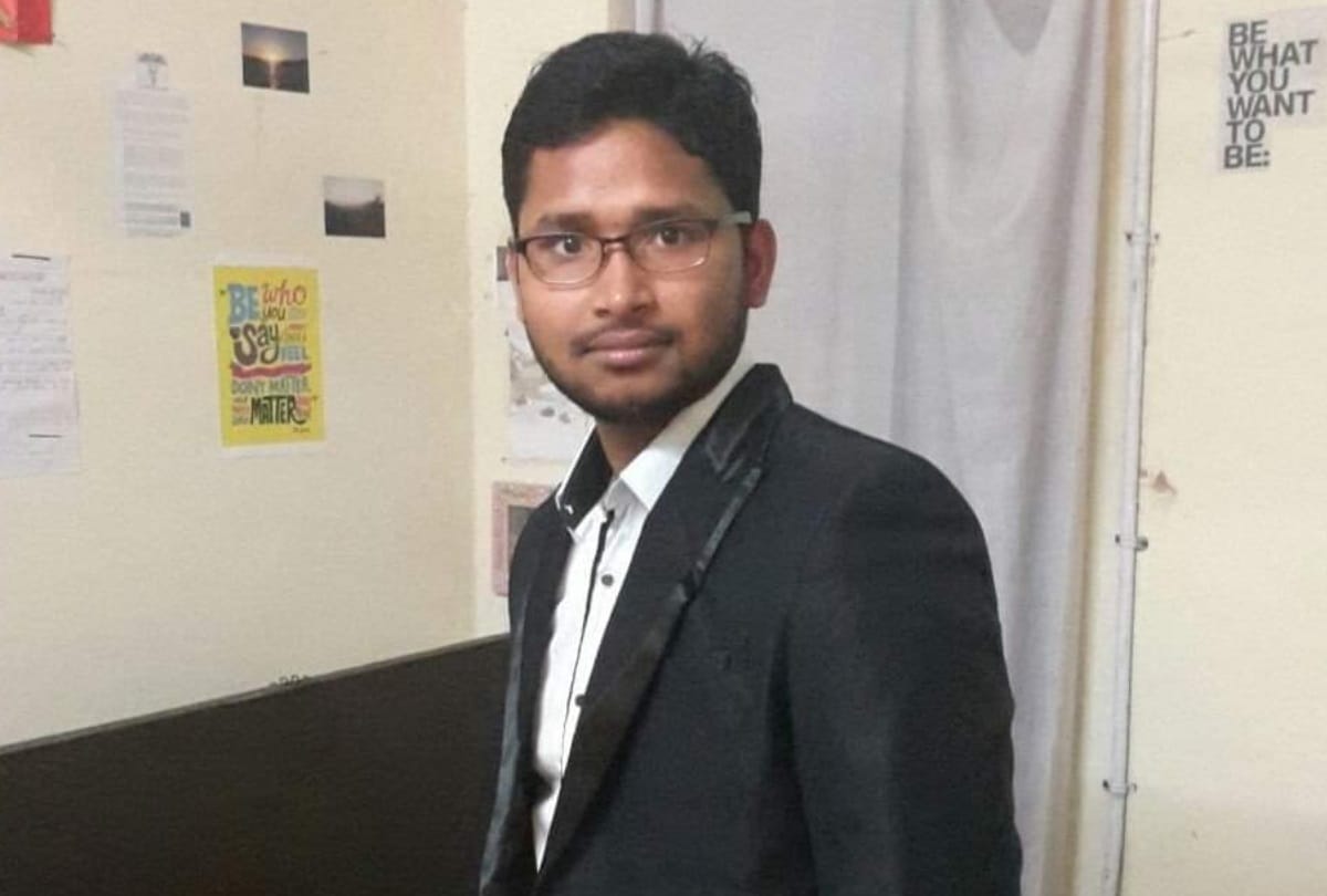signature bridge accident 2 bike borne doctors died see photos is selfie the reason