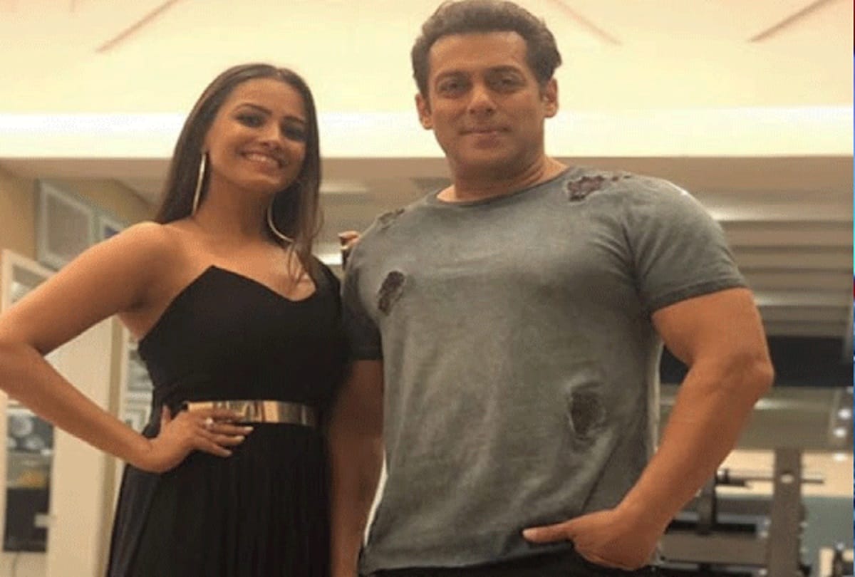 bigg boss 12 actress anita hassanandani performed
