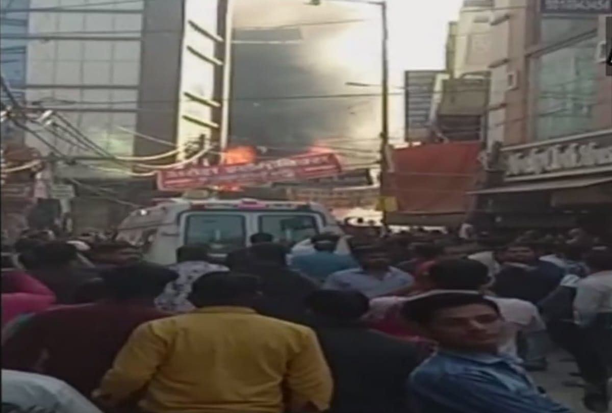 Fire breaks out at a shop in Bhajanpura Market in delhi