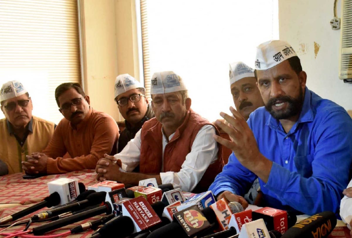 Yogeshwar And Anil expelled from Aam Aadmi Party