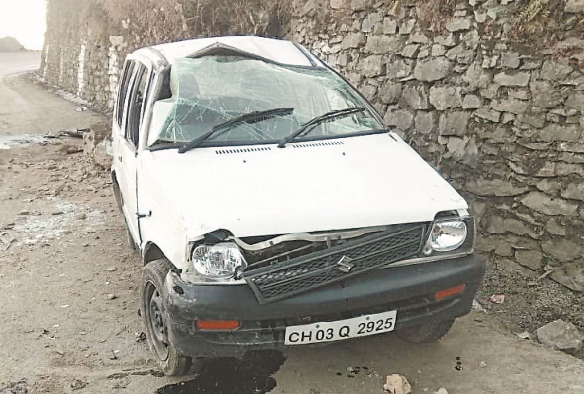 क्राइम, कुफरी मे गिरे दो वहान