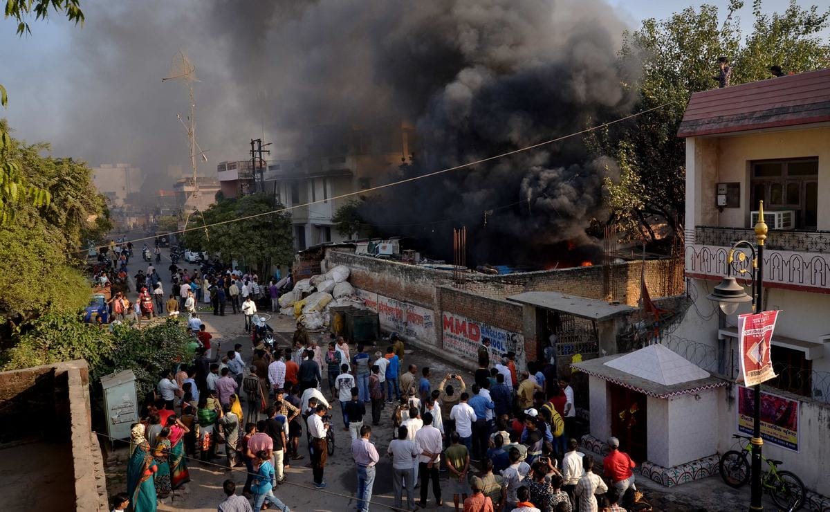 Fire in junk godown in varanasi