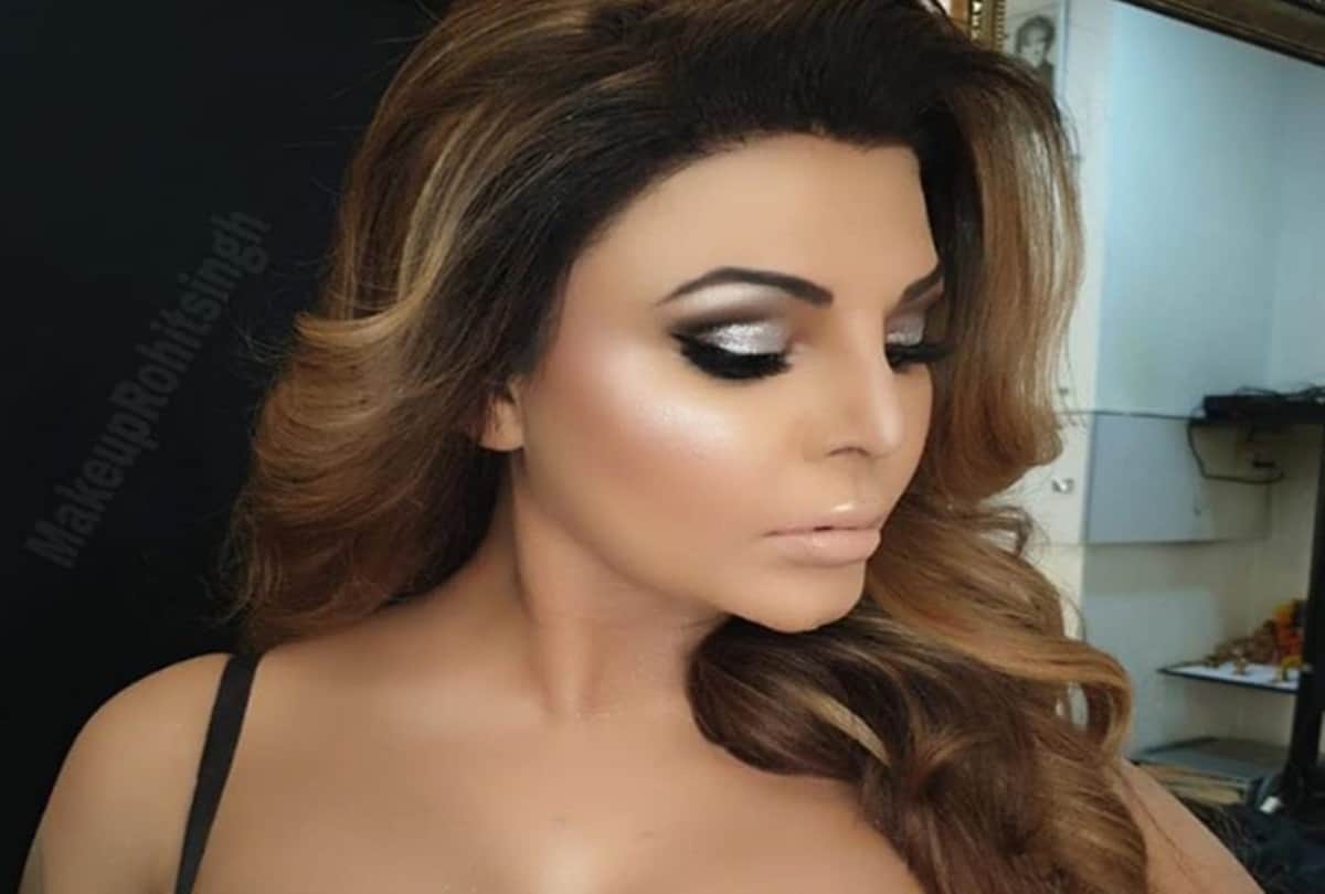 Rakhi sawant casts her vote in mumbai says i do not want corruption