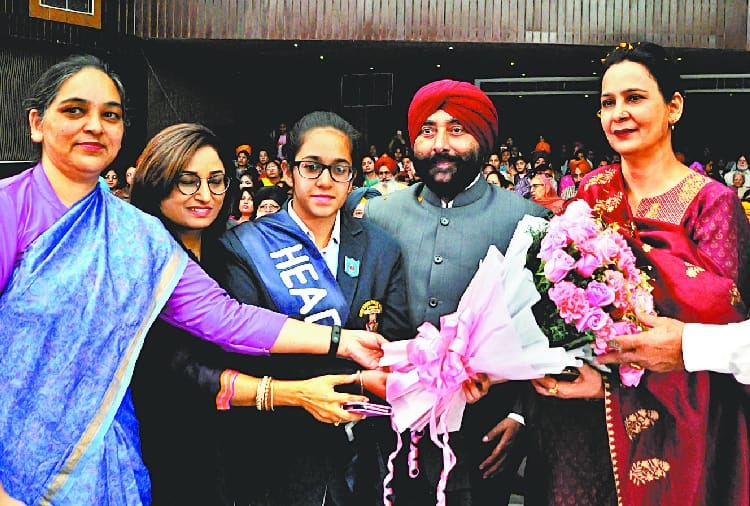 Navjot Kaur said, Navjot Sidhu will go to Pakistan and will pray at kartarpur sahib