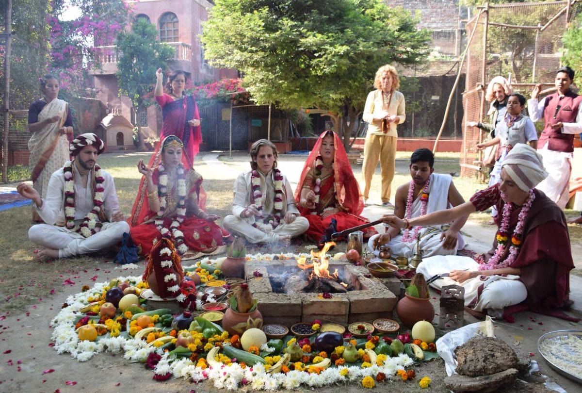 foreigner couples got married in hindu customs in vrindavan