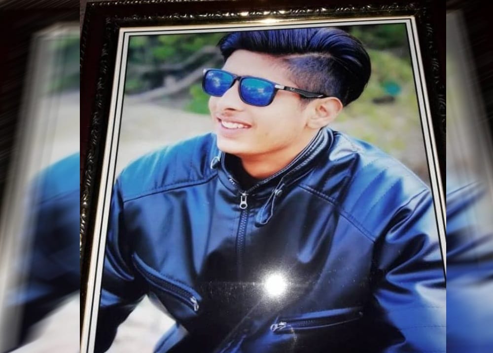 Student killed in Road Accident Not Wear helmet