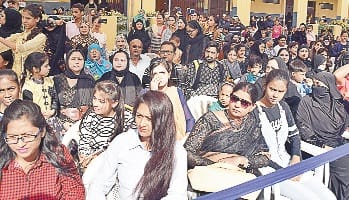 varsik khel mhotsav me khiladiyo ne dikhaya dum