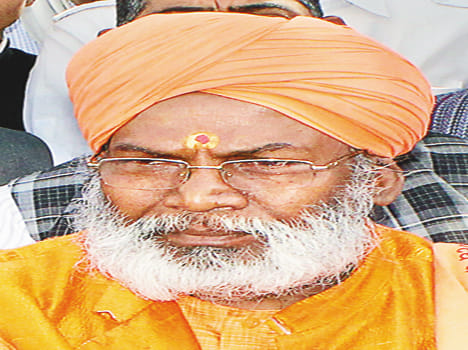 MP Sakshi Maharaj threatens to blow bomb