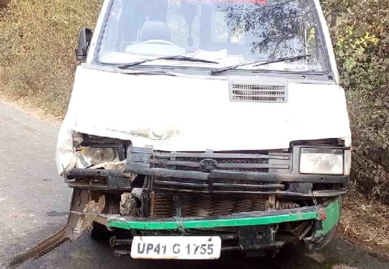 Ambulance truck collision in hardoi