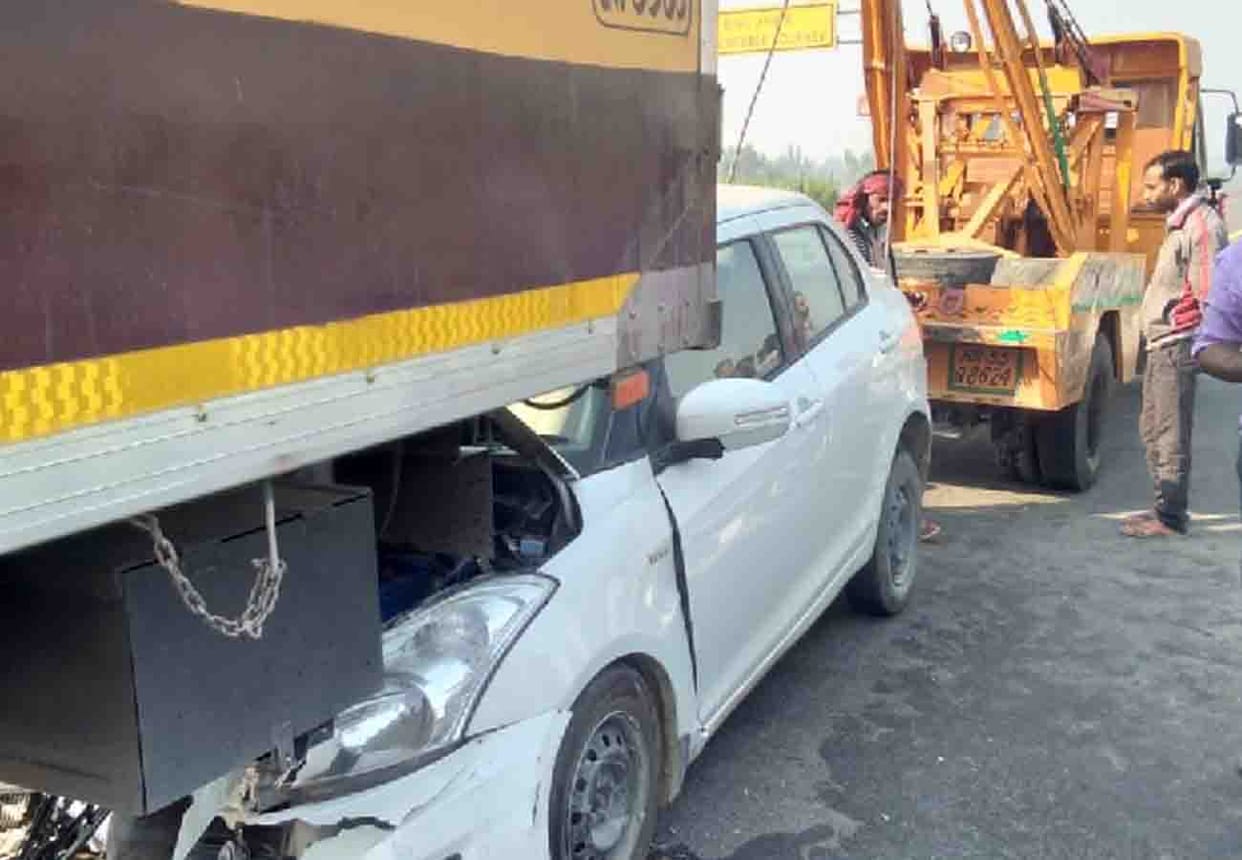 accident on Lucknow Agra Express way