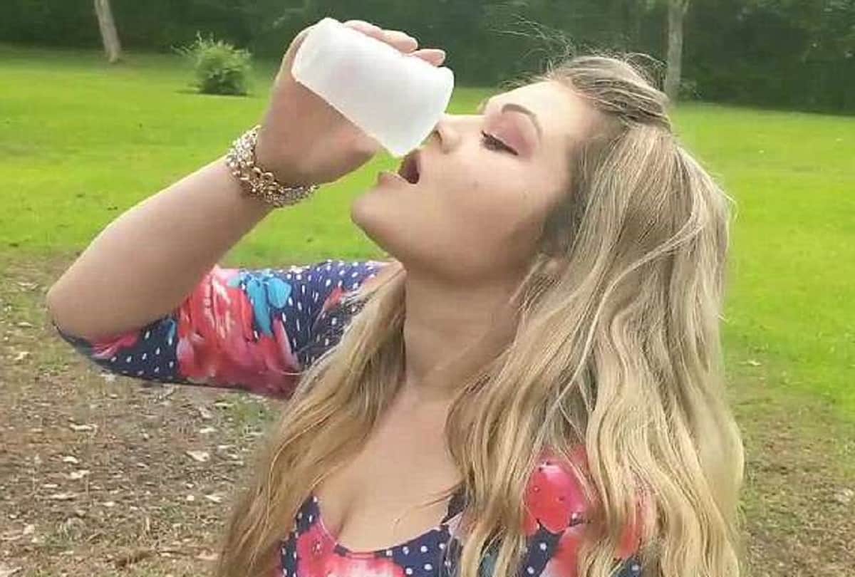 This beautiful girl drinks dog urine reason will force you to think