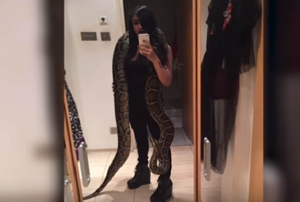 Girl sleeping with a dangerous creature in night in london