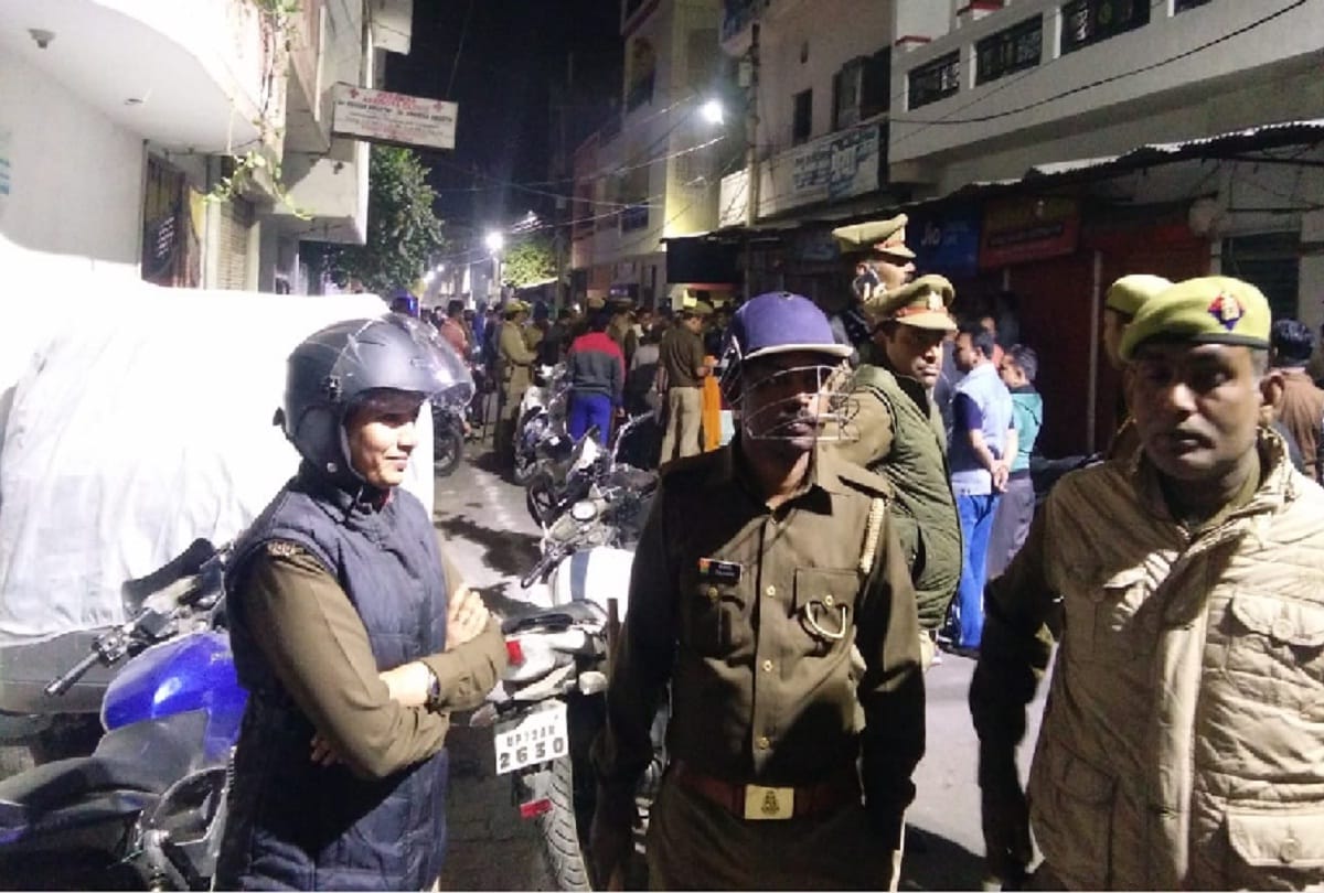 Anti-slogan shouted at the reception of the officer in lucknow