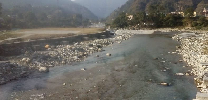 Many times the artificial lake is not built even after raising the demand