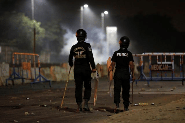 Clashes follow detention of right Pakistan