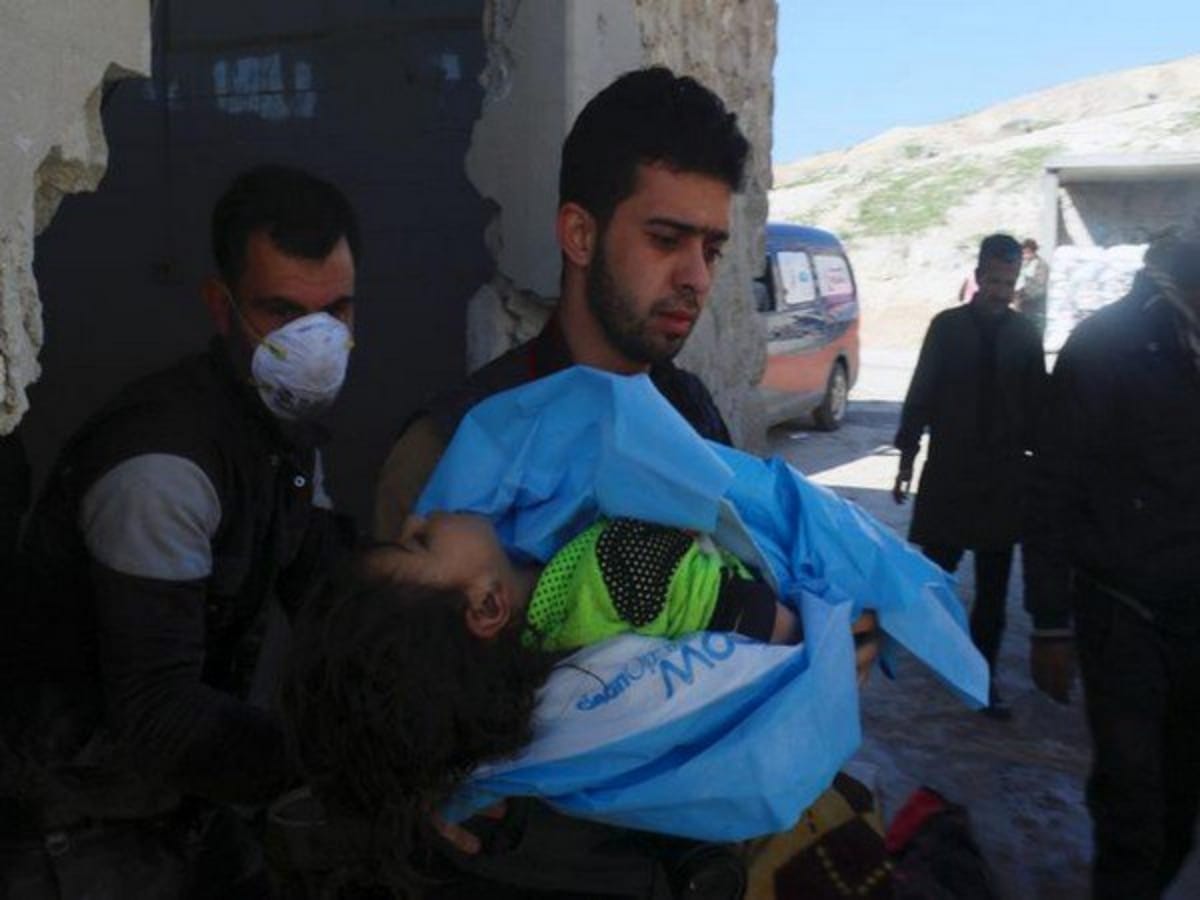after the toxic gas attack 100 Syrian people have trouble in breathing