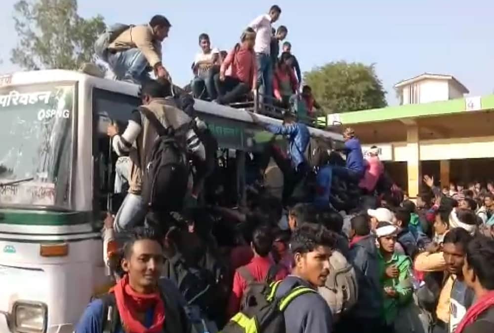 Youths Spend night on road during Indian army bharti rally in uttarakhand