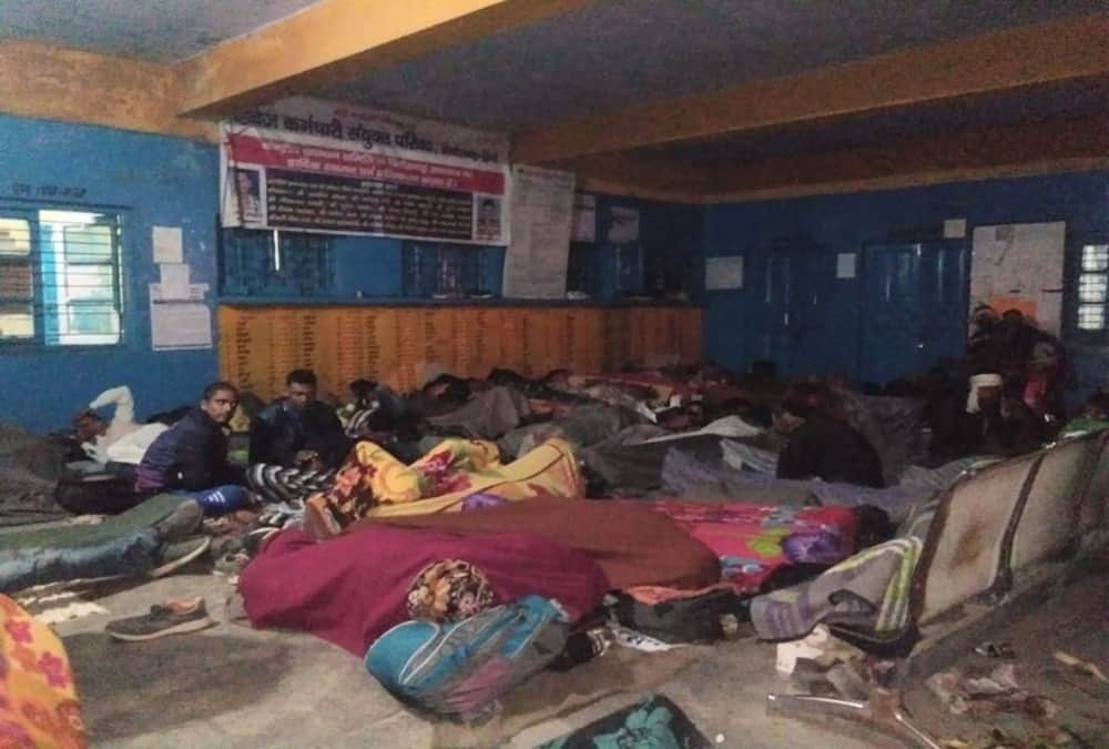 Youths Spend night on road during Indian army bharti rally in uttarakhand