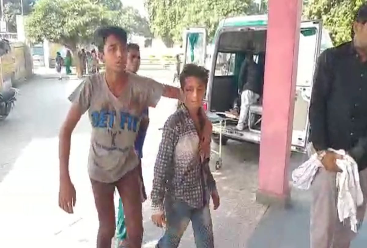 about ten people injured in auto accident in bulandshahr