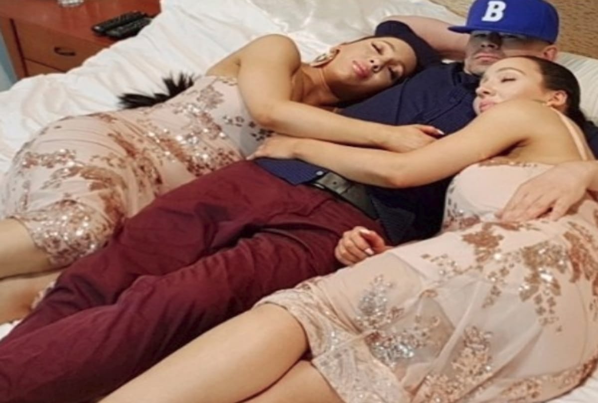 Most Identical Twins Girls Share Same Boyfriend In Perth Australia Fact About Identical Twins