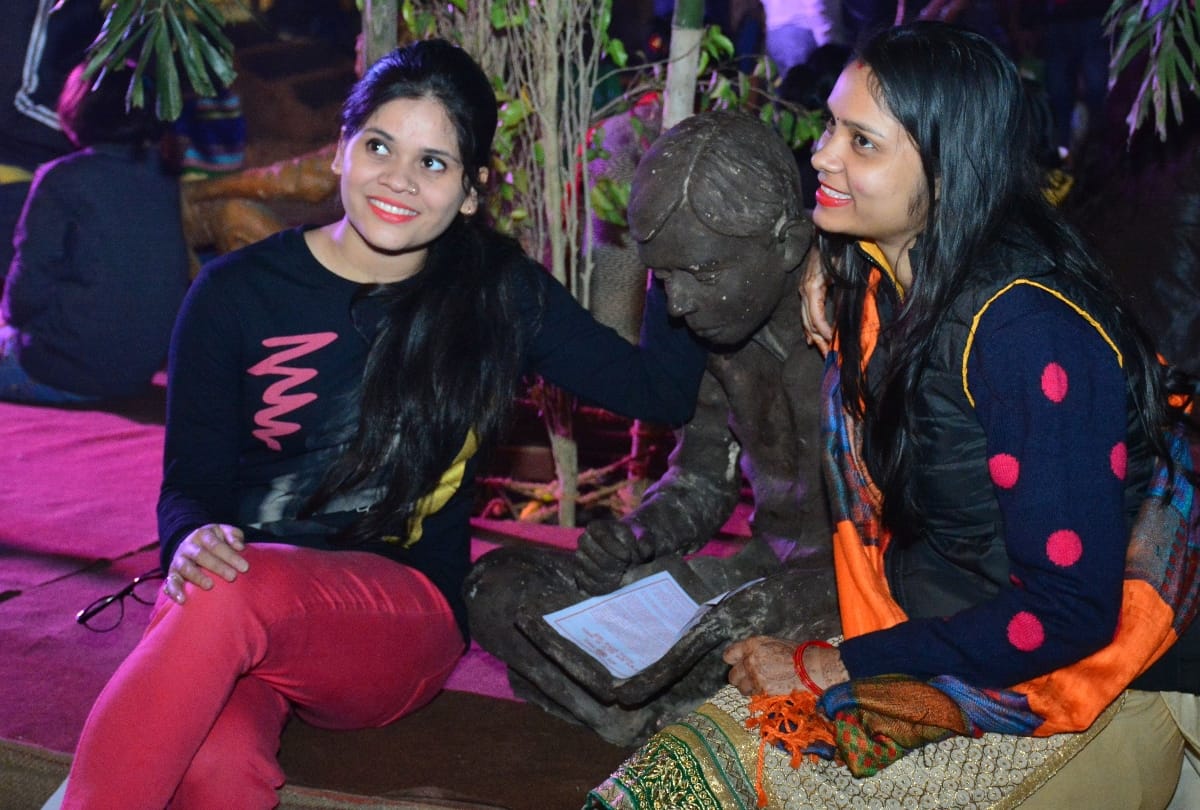 atal gaon attracts people in lucknow mahotsav