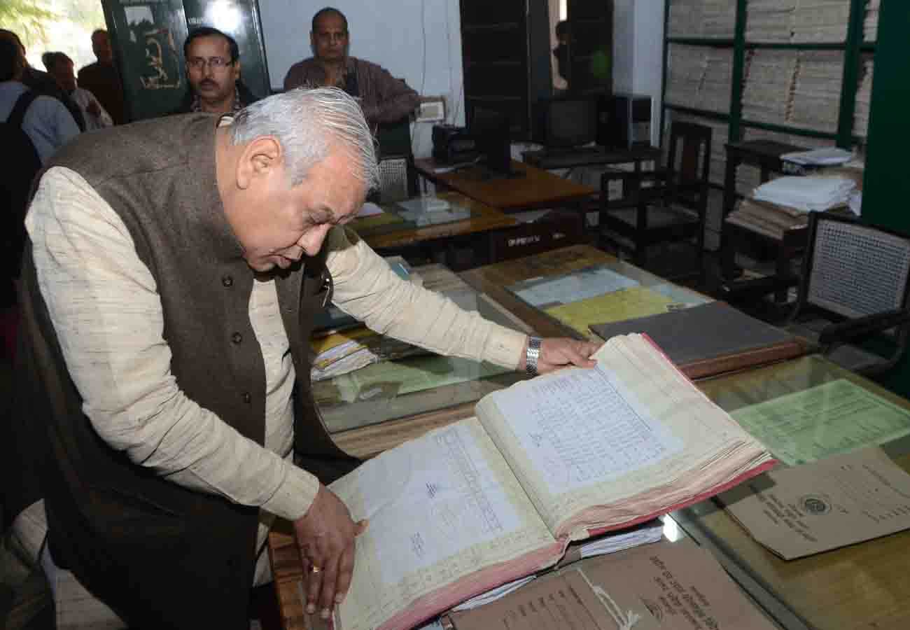 Minister Satyadev Pachauri Surprise inspection in directorate of industries