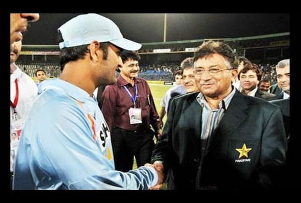 Ms Dhoni Birthday Specia Pakistan President Pervez Musharraf told to MS Dhoni Do cut your long hair