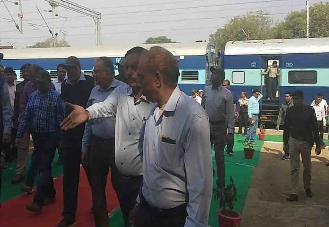 Chief Security Commissioner of Railways AK Jain in mahoba