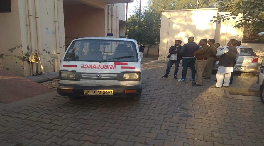 Doctor's negligence in Meerut, missing body of dead body from PM house
