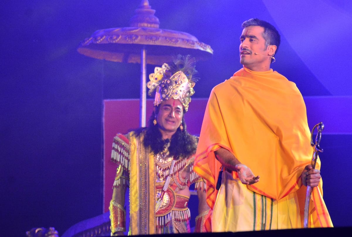 chakravyuh play was presented in lucknow mahotsav.