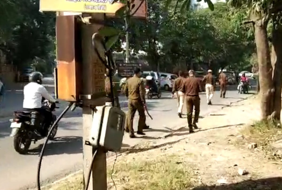 gurugram 37 lakh rupees loot from gas agency manager