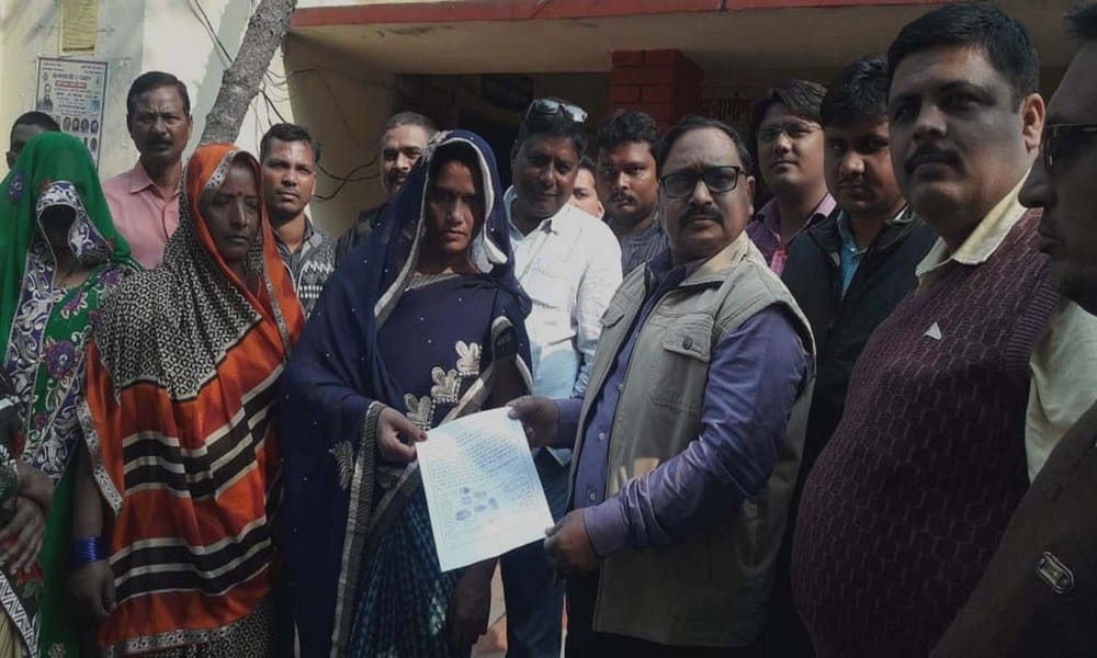 woman pradhan resigned