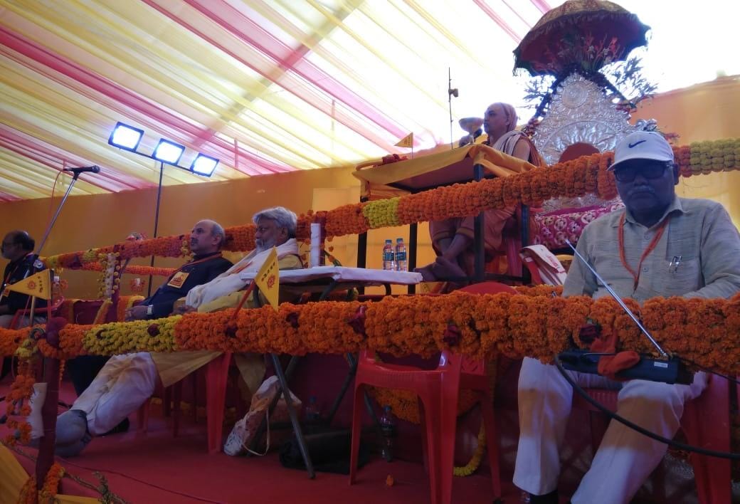 Google boy kautilya reached in dharm sansad at varanasi