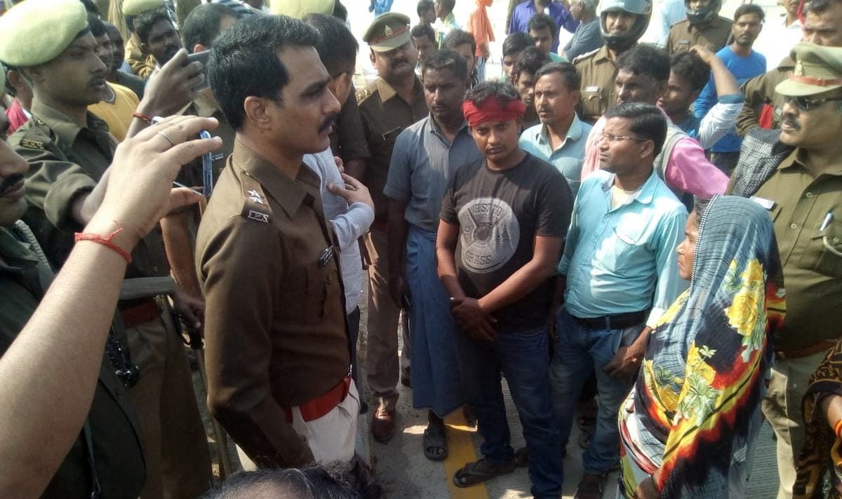 Road accident in varanasi one people died