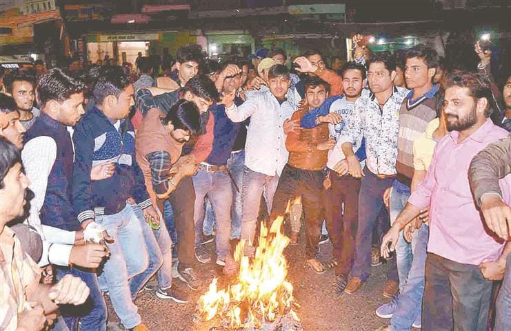 Police clash, commotion, road jamming from ABVP workers