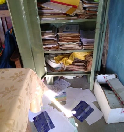 Thieves looted teaching material from elementary school clerks