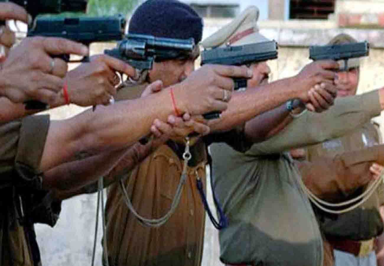 Half Encounter By Police in kanpur