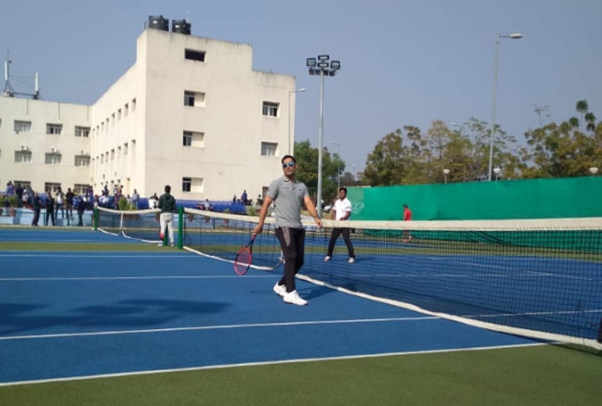 MS Dhoni participate in Ranchi tennis tournament