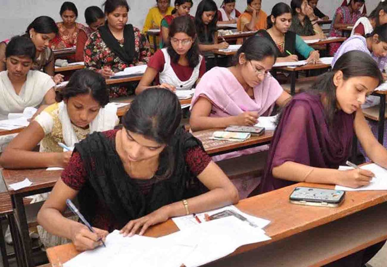 Kanpur: BSC final year physics paper reached to solver gang 15 minutes before exam